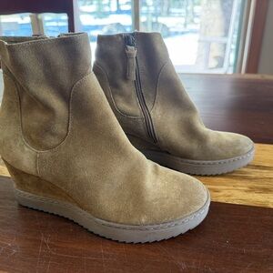 Women's Sofft Aqua Suede Booties